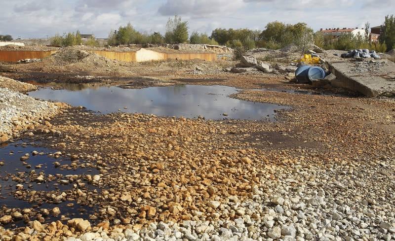 Terrenos abandonados de la antigua azucarera Ebro Agrícola en Venta de Baños (Palencia)