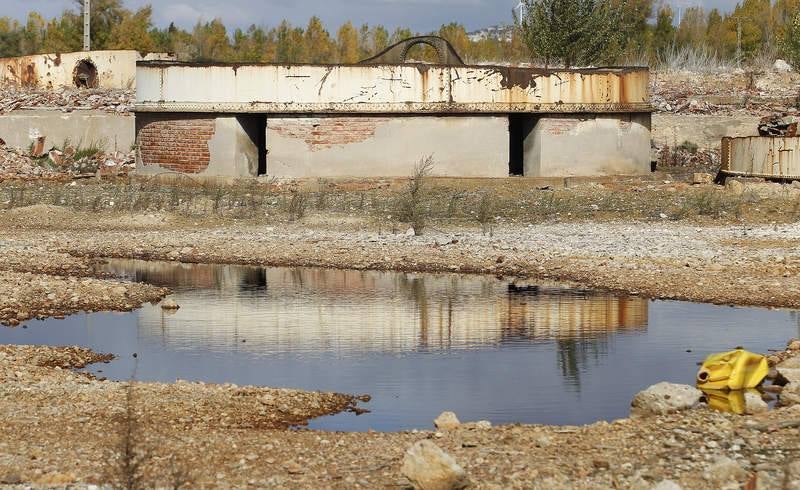 Terrenos abandonados de la antigua azucarera Ebro Agrícola en Venta de Baños (Palencia)