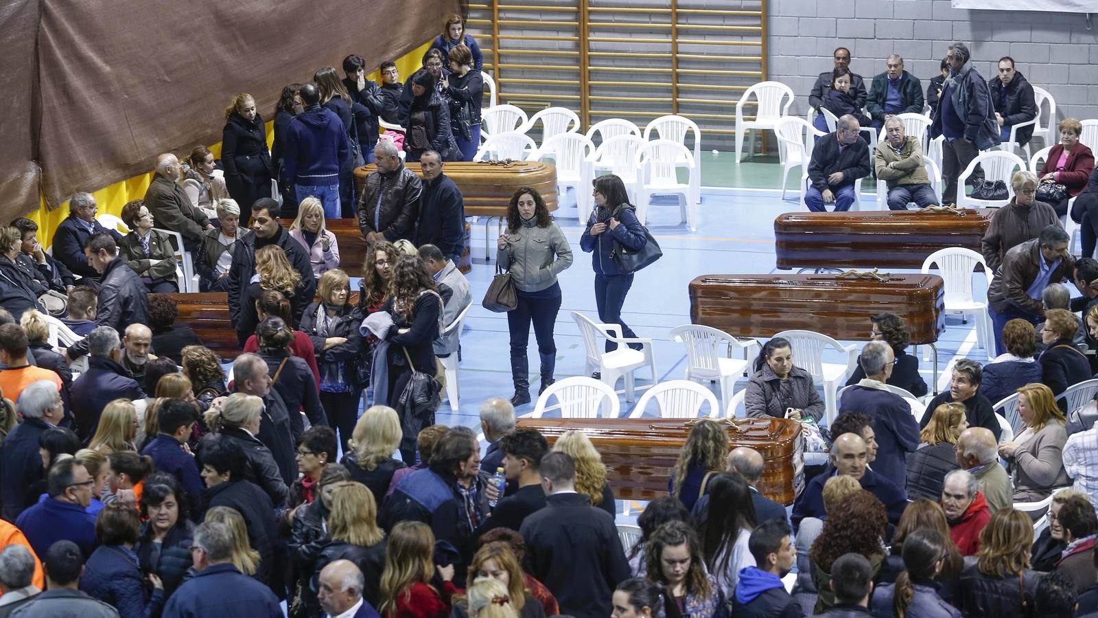 Los Reyes presiden el funeral en Bullas por las víctimas del accidente de autobús