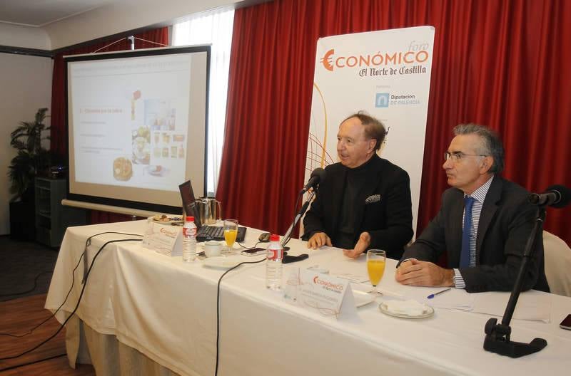 El crítico gastronómico José Carlos Capel en el Foro Económico de El Norte de Castilla en Palencia