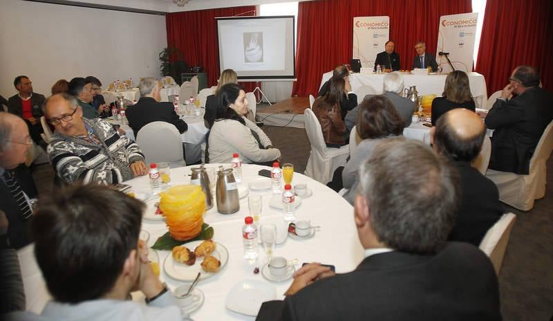 El crítico gastronómico José Carlos Capel en el Foro Económico de El Norte de Castilla en Palencia