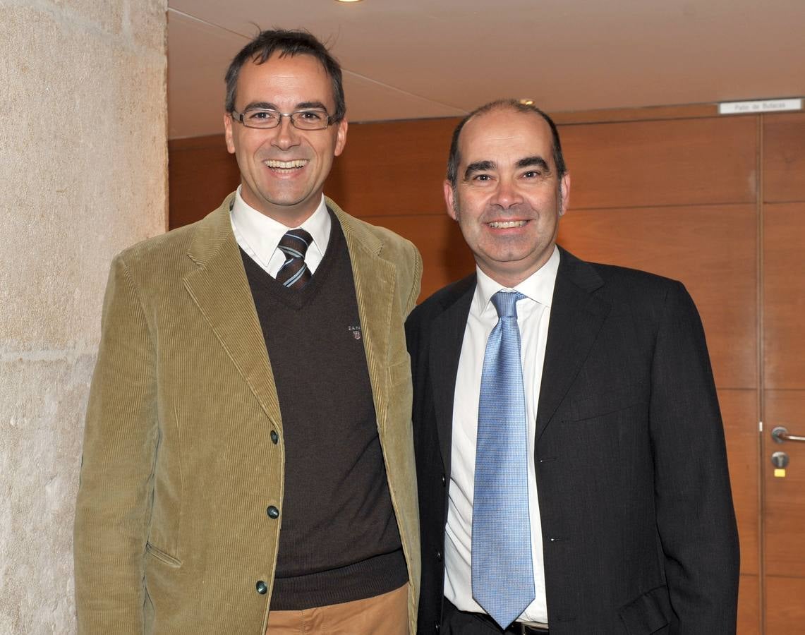 Riccardo Angelini, director general de New Holland España, y Ramón Maya, director de Marketing de New Holland.