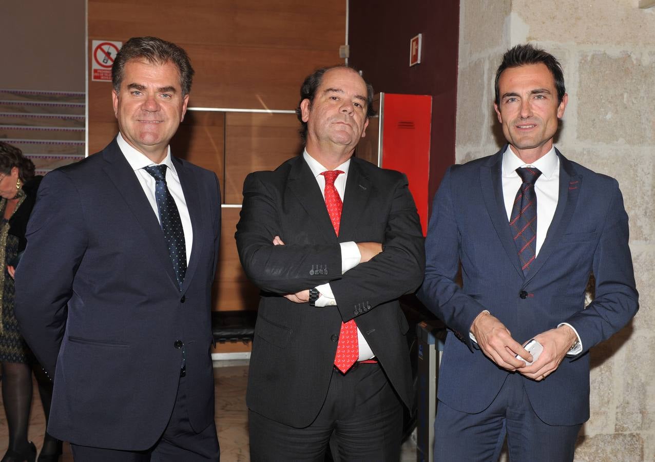 Carlos Renedo, responsable agrario; Javier Fernández, director de la zona sur Valladolid, y Joaquín García, director de Banca Minorista Caja España-Duero.