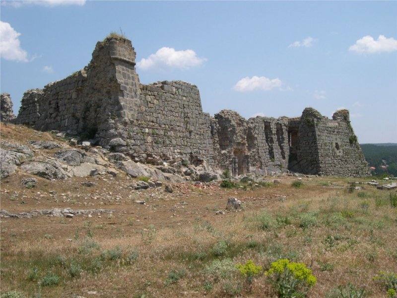 Castillo de San Leonardo de Yagüe (Soria).