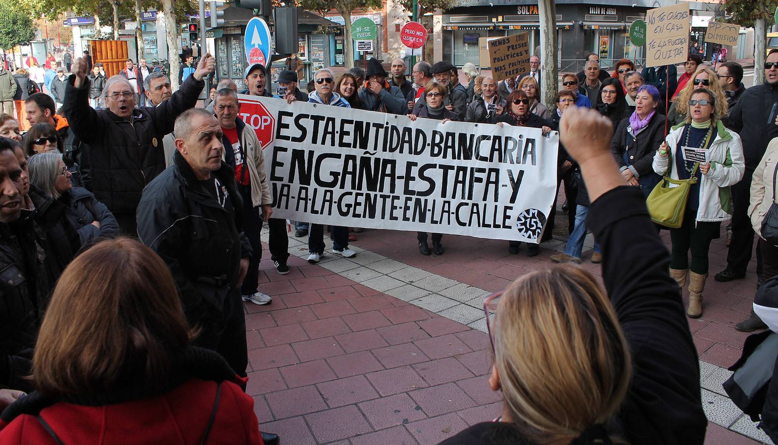 Protesta contra los desahucios en el barrio de Delicias de Valladolid