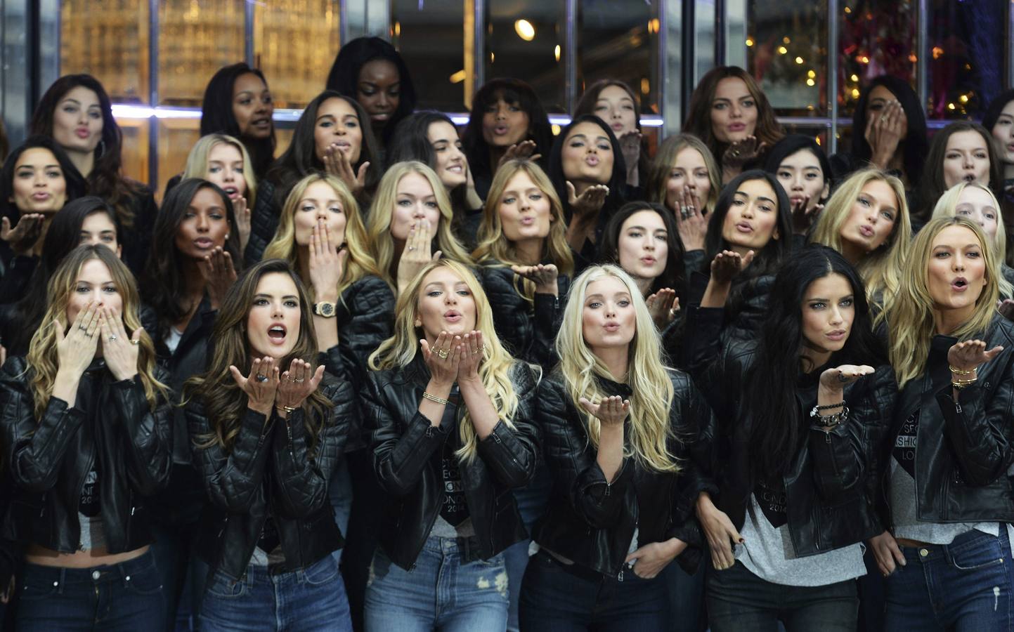 Los ángeles de Victoria&#039;s Secret invaden Londres