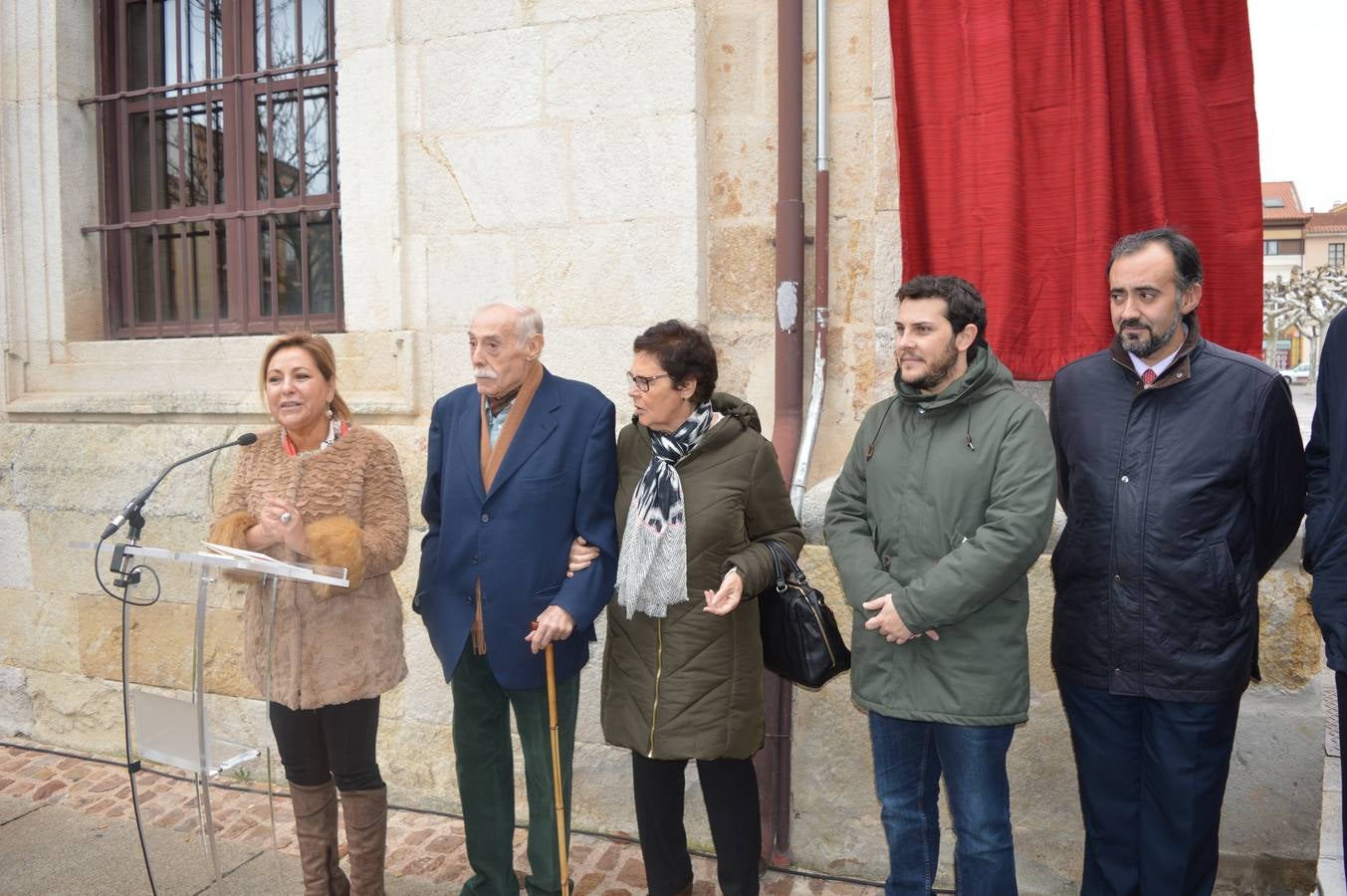 Zamora dedica una plaza al poeta Jesús Hilario Tundidor