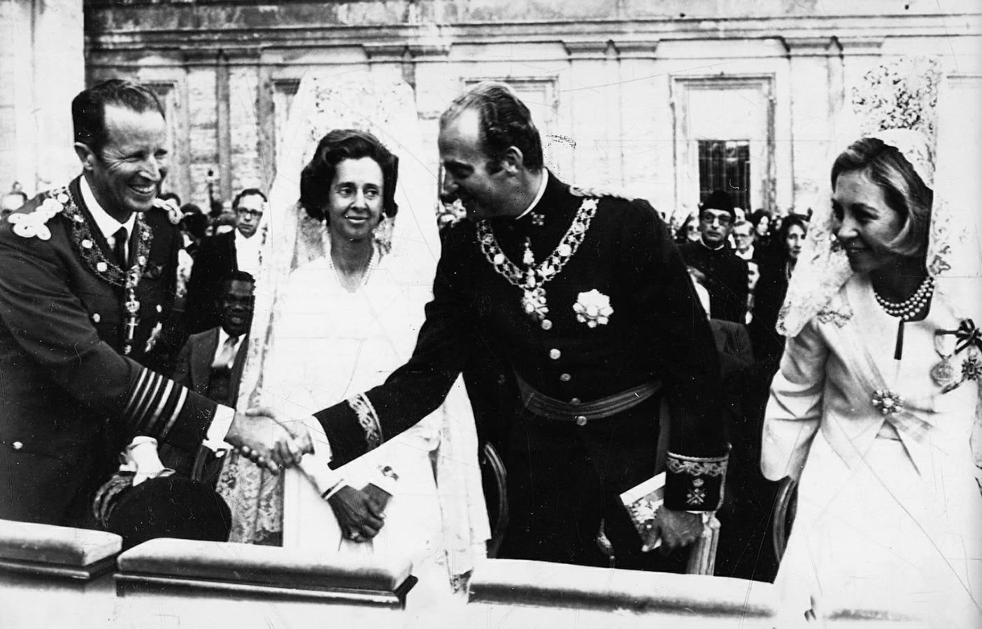 En su boda con Balduino I, celebrada el 15 de diciembre de 1960, estuvieron presentes entre otros los todavía Príncipes de Asturias Don Juan Carlos y Doña Sofía.