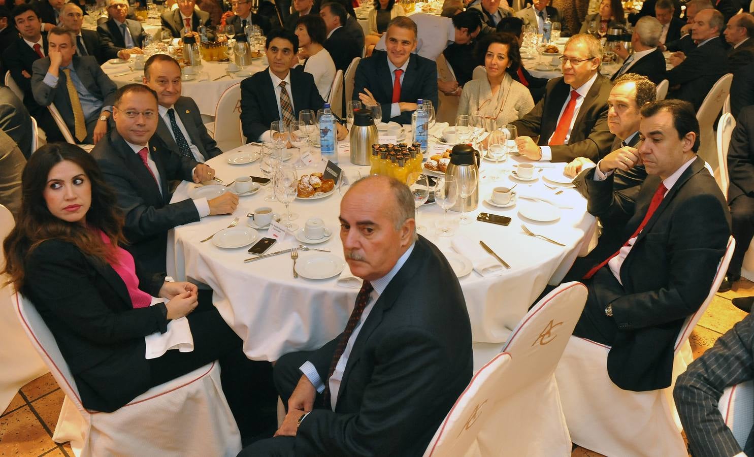 Roberto Parrado (Hotel ACPalacio de Santa Ana), Imelda Rodríguez (Universidad Europea Miguel de Cervantes), Alfredo Blanco (Ayuntamiento de Valladolid), Daniel Miguel (Universidad de Valladolid), Fernando Vallelado (Consejería de Hacienda), Víctor Lajo (Banco Santander), Mercedes Cantalapiedra (Ayuntamiento de Valladolid), Antonio Martínez Bermejo (Subdelegación del Gobierno), Pablo Trillo-Figueroa (Junta) y Fernando Martínez-Maíllo (Diputación de Zamora).