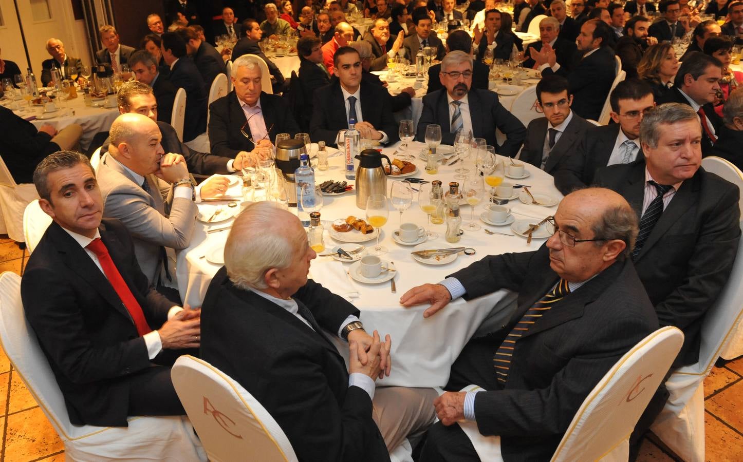 Antonio Espadas (ingeniero), Carlos Blesa (Banco Santander), Darío Otal (RFS Construcciones), Teodoro Bernal (Banco Santander), Carlos Viciosa Emperador (Quintanilla y Emperador), Juan Alberto Ruiz de las Heras y José María Sainz-Pardo (Banco Santander), Miguel Ángel Sanz Vidal y Andrés Sanz Vidal (Uberbaum), Gabino Conde (Santander) y Javier Álvarez.