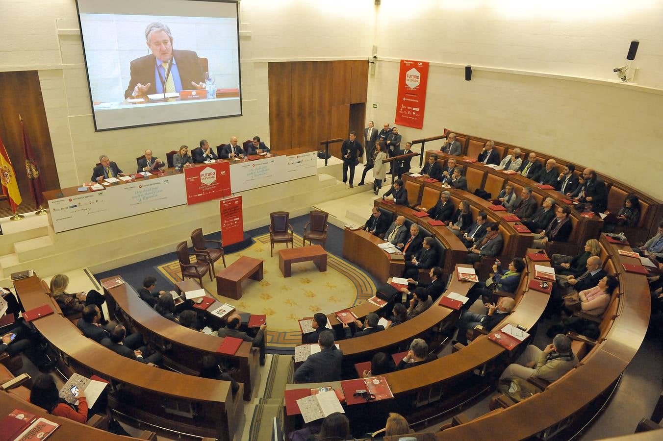 Acto inaugural de las jornadas &#039;Futuro en Español&#039; en el castillo de Fuensaldaña