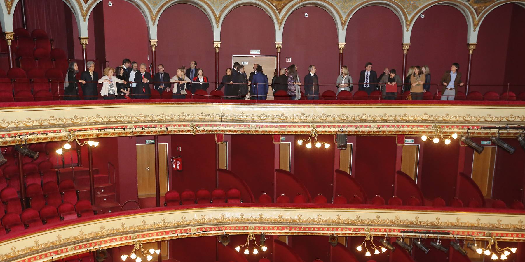 Invitados y ponentes de las jornadas &#039;Futuro en Español&#039; visitan el Teatro Calderón de Valladolid