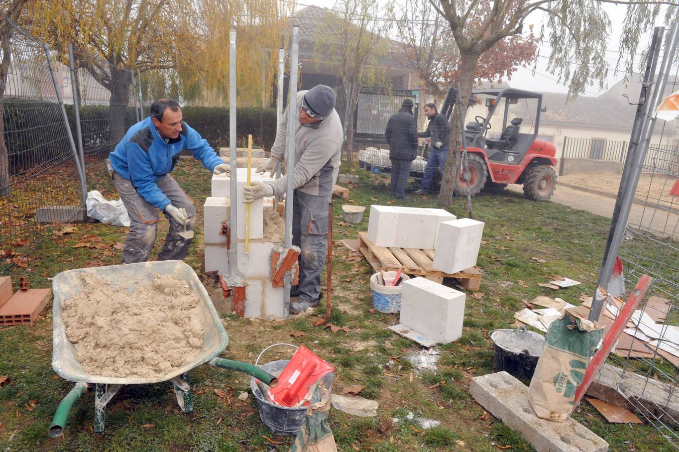 Ceinos de Campos recupera los restos de los arcos de la antigua iglesia de Santa María del Temple