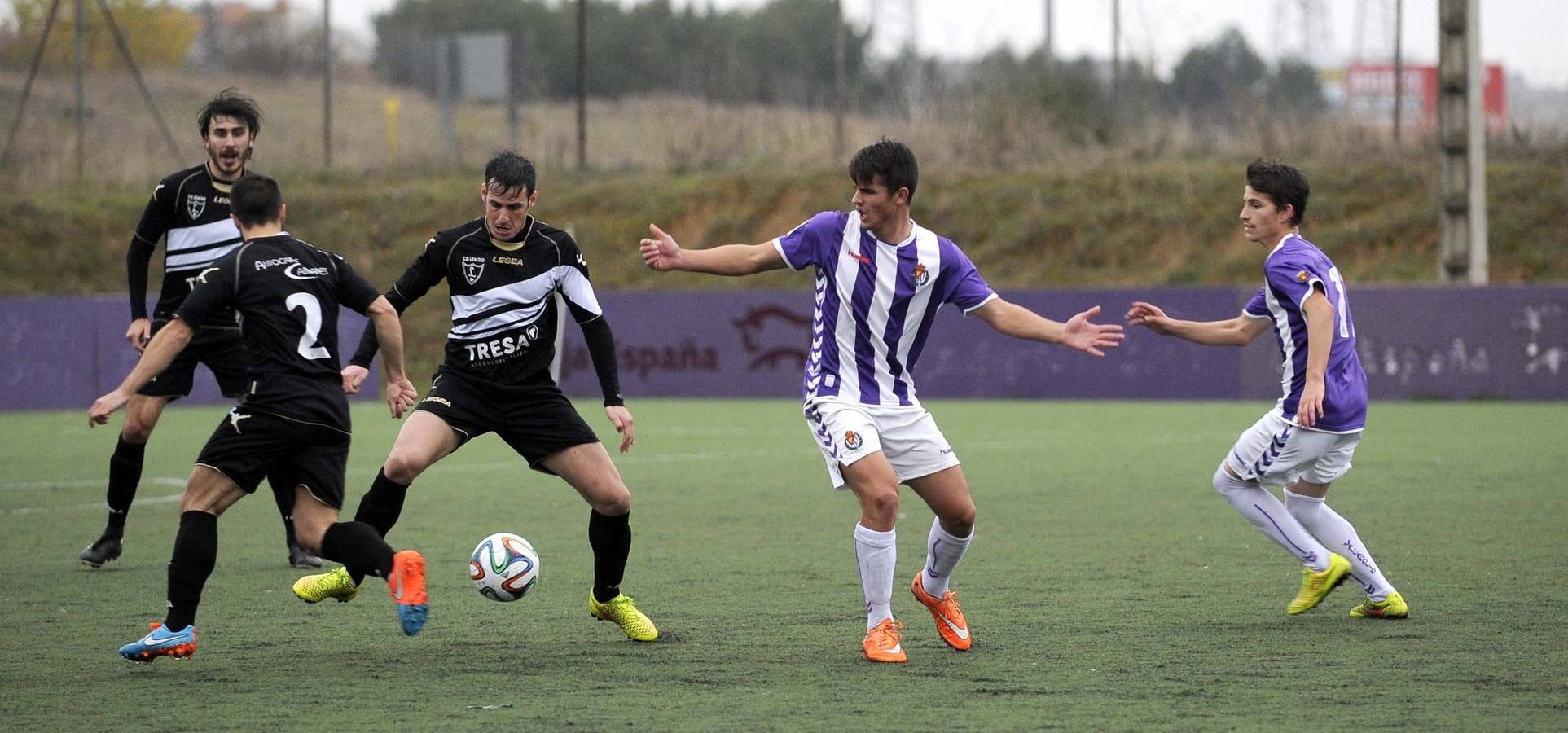 Partido de fútbol entre el Real Valladolid B y el CD Lealtad (1-0)