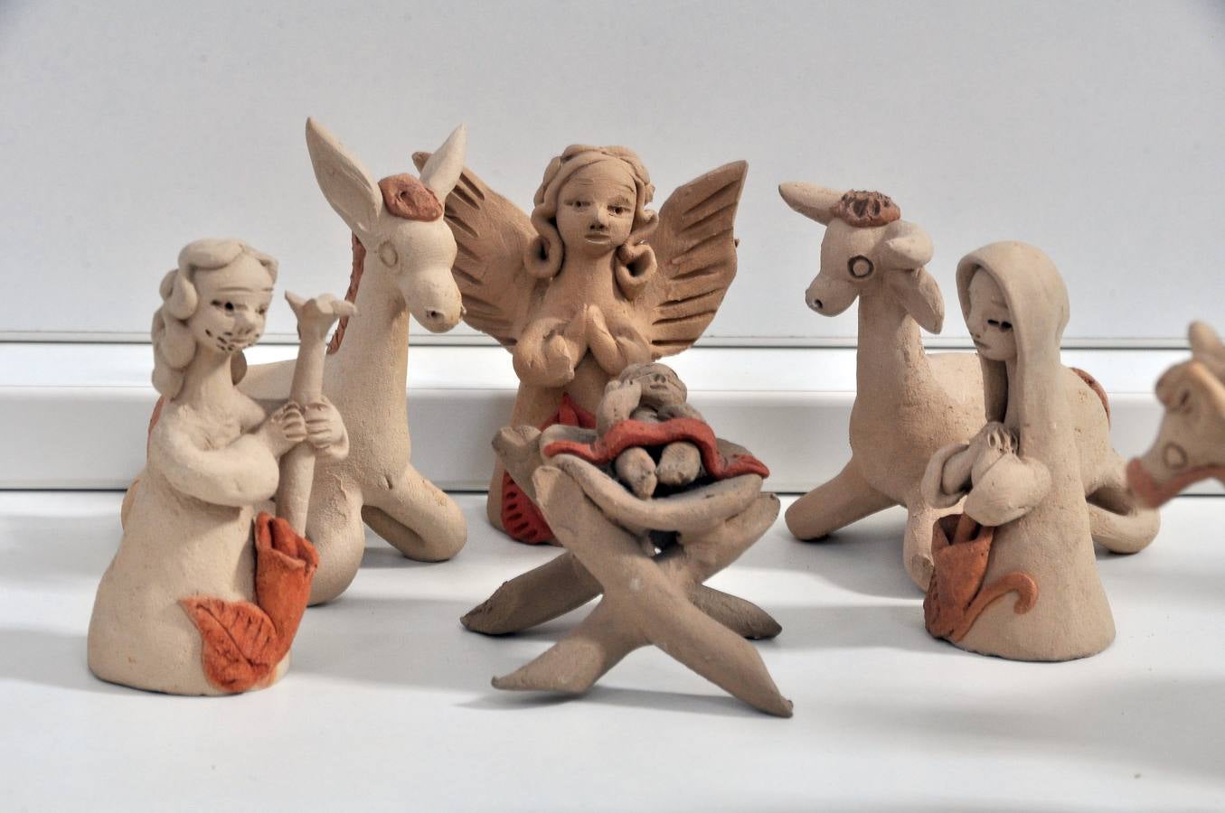 Exposición de belenes de la colección de Miguel Gallego en la sacristía de la iglesia de Nuestra Señora de la Asunción, en Rueda