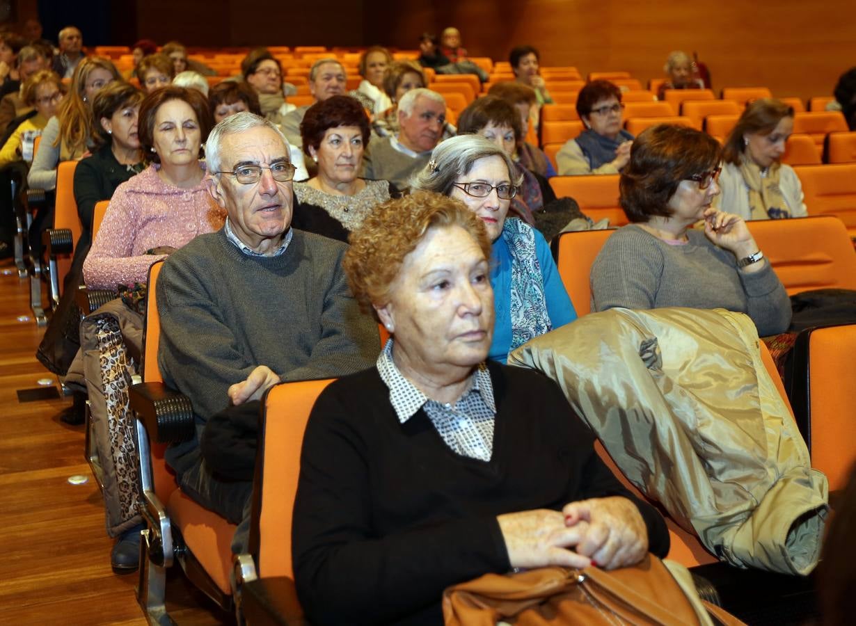El doctor Ángel Santaolaya en las Aulas de la Salud de El Norte de Castilla