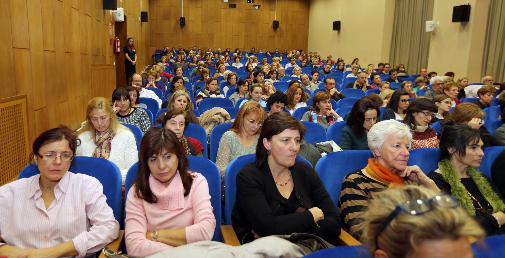 La psicóloga Ana Elúa en la Escuela de Padres de El Norte de Castilla