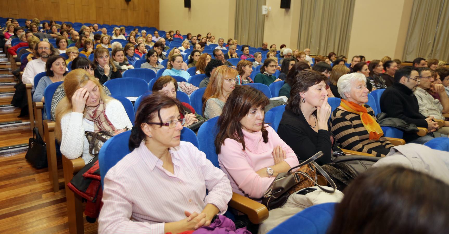 La psicóloga Ana Elúa en la Escuela de Padres de El Norte de Castilla