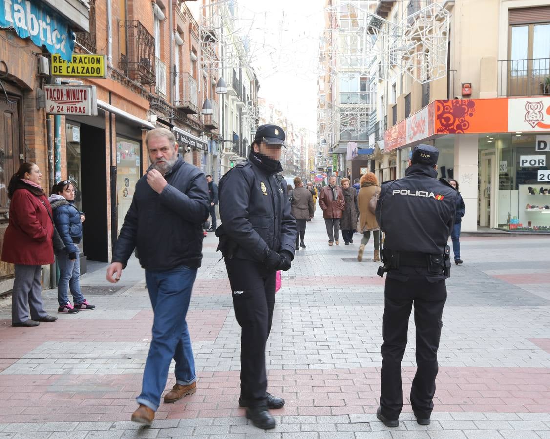 Presentación del dispositivo &#039;Operativo comercio seguro 2014-2015&#039; del Cuerpo Nacional de Policía, en Valladolid