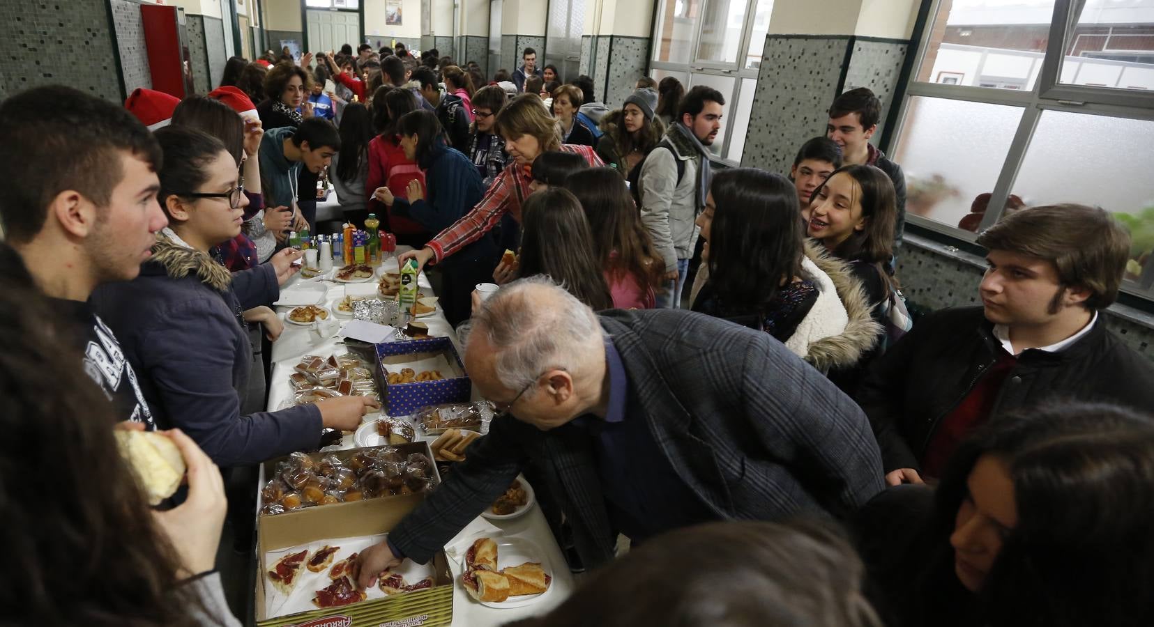 Desayuno solidario en el instituto Zorrilla de Valladolid