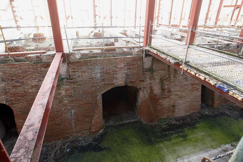 Edificio de la antigua fábrica de La Tejera (Palencia), cuyas obras se encuentran paradas