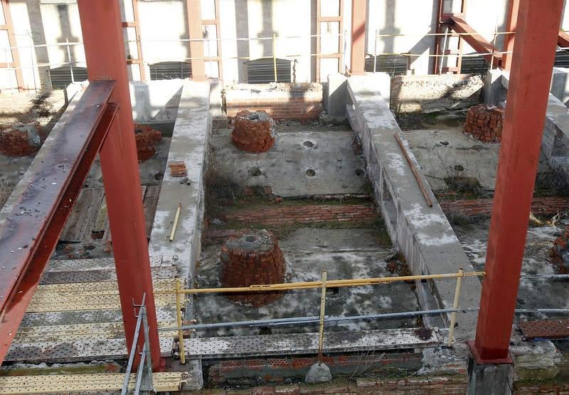 Edificio de la antigua fábrica de La Tejera (Palencia), cuyas obras se encuentran paradas