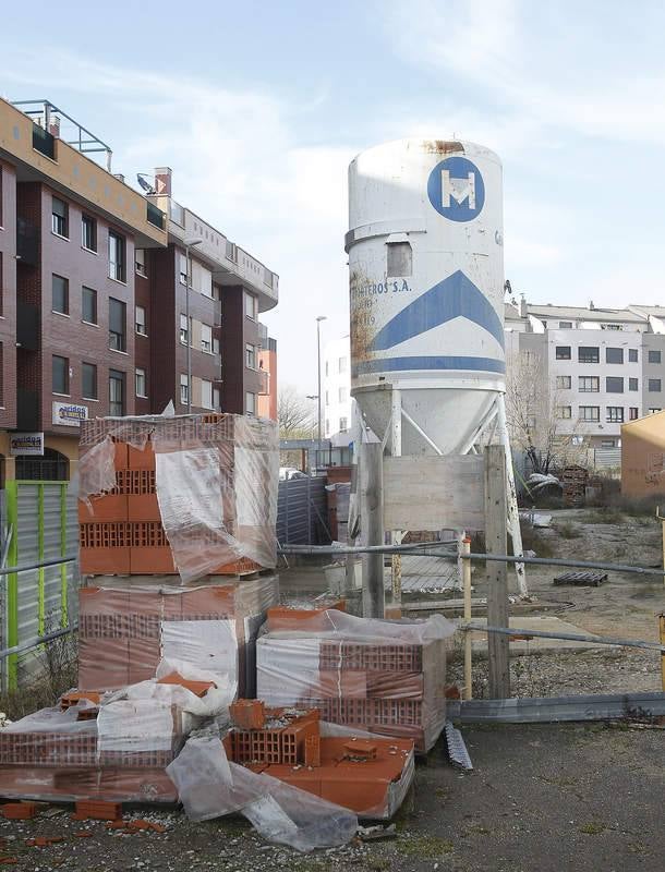 Edificio de la antigua fábrica de La Tejera (Palencia), cuyas obras se encuentran paradas