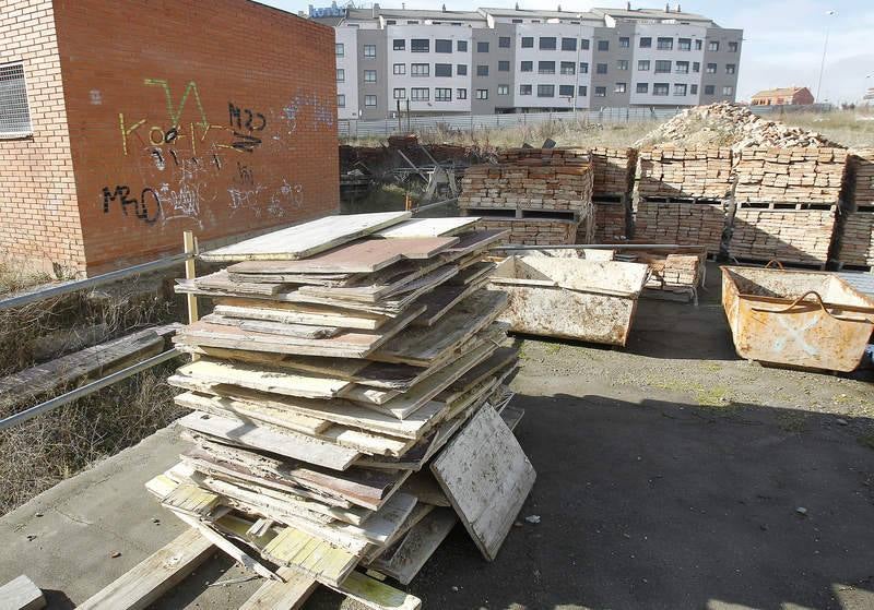 Edificio de la antigua fábrica de La Tejera (Palencia), cuyas obras se encuentran paradas