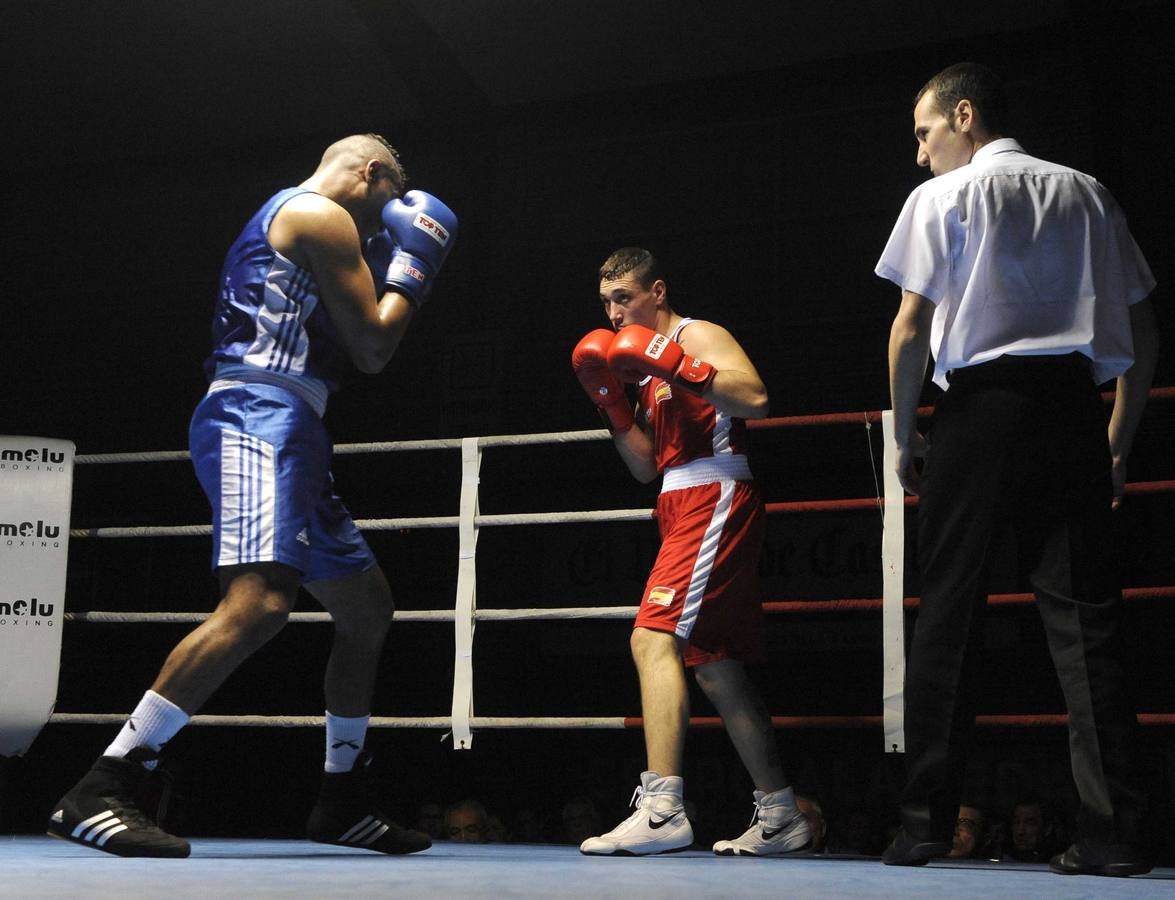 Combate de Boxeo en el Polideportivo Rondilla de Valladolid
