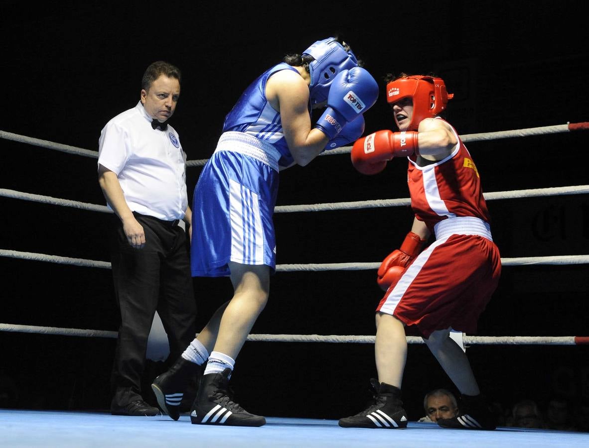 Combate de Boxeo en el Polideportivo Rondilla de Valladolid