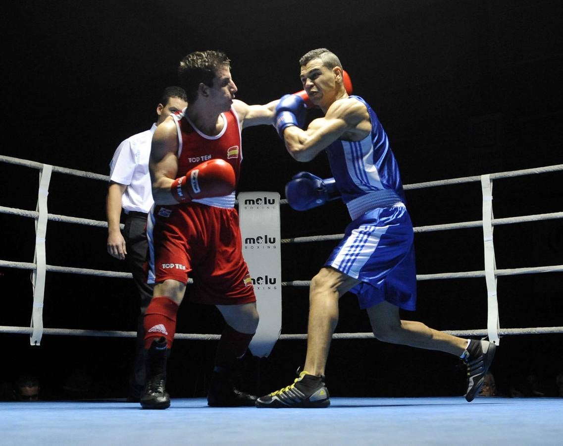 Combate de Boxeo en el Polideportivo Rondilla de Valladolid