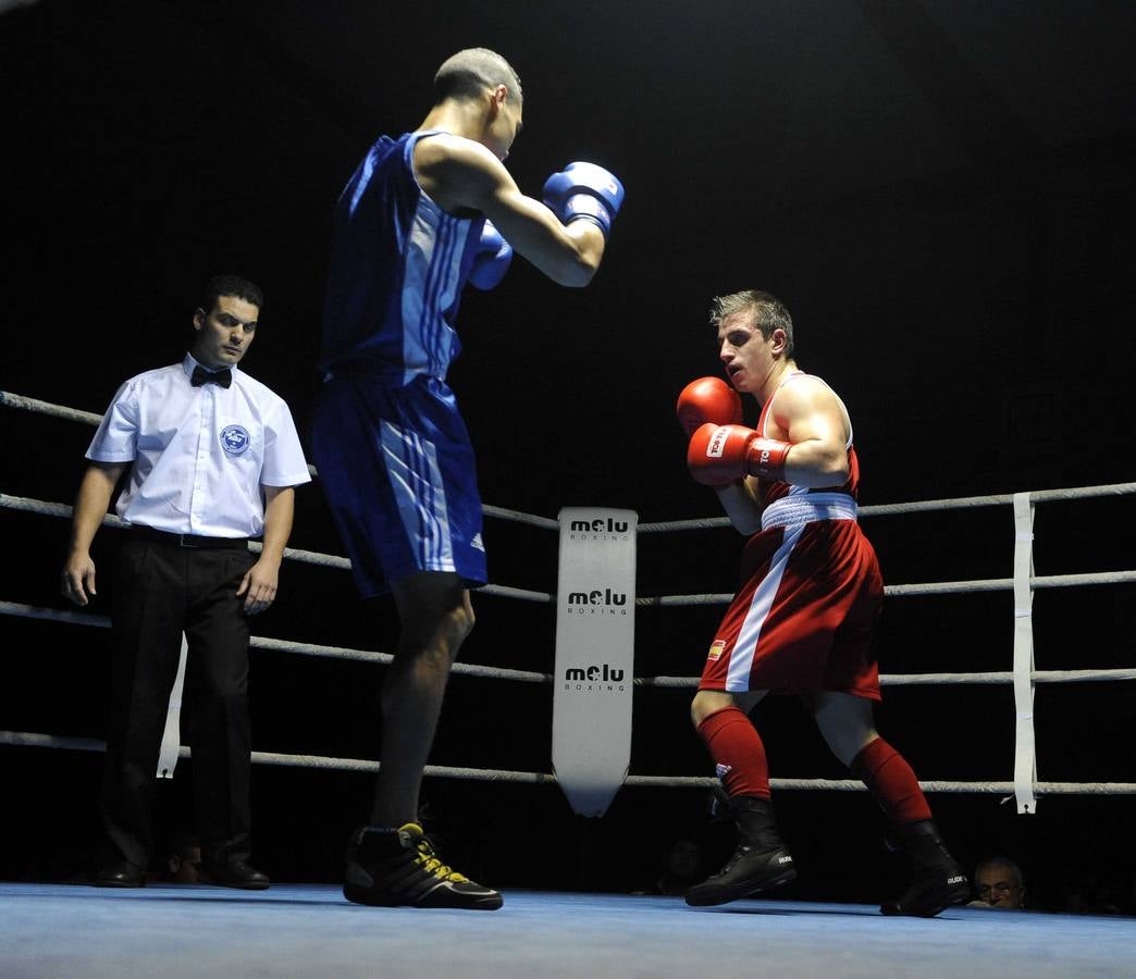 Combate de Boxeo en el Polideportivo Rondilla de Valladolid