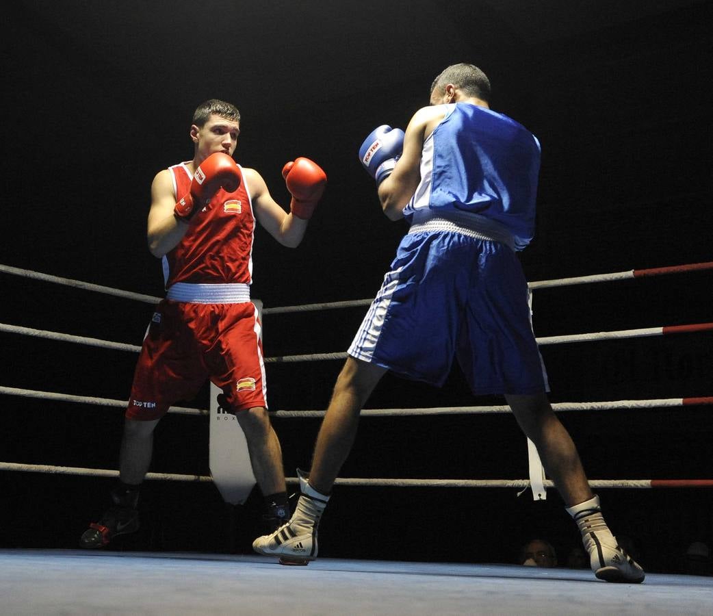 Combate de Boxeo en el Polideportivo Rondilla de Valladolid