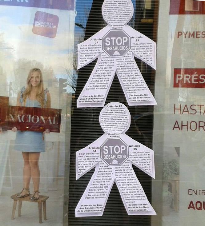Stop Desahucios empapela los bancos de Valladolid