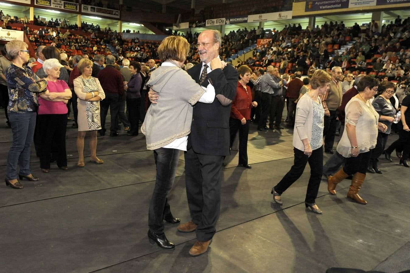 Fiesta de los mayores en el pabellón Huerta del Rey