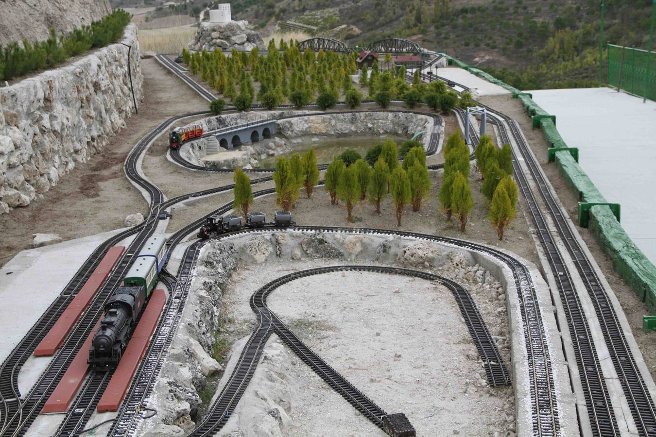 El hotel de Curiel de Duero instala una gran maqueta ferroviaria como atractivo turístico