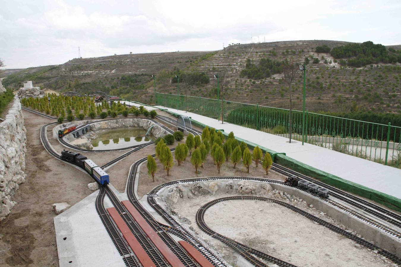 El hotel de Curiel de Duero instala una gran maqueta ferroviaria como atractivo turístico