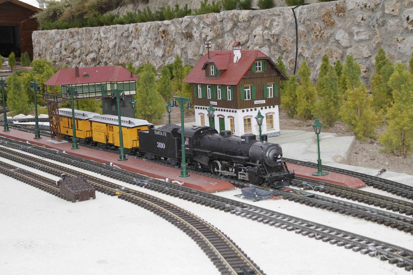 El hotel de Curiel de Duero instala una gran maqueta ferroviaria como atractivo turístico