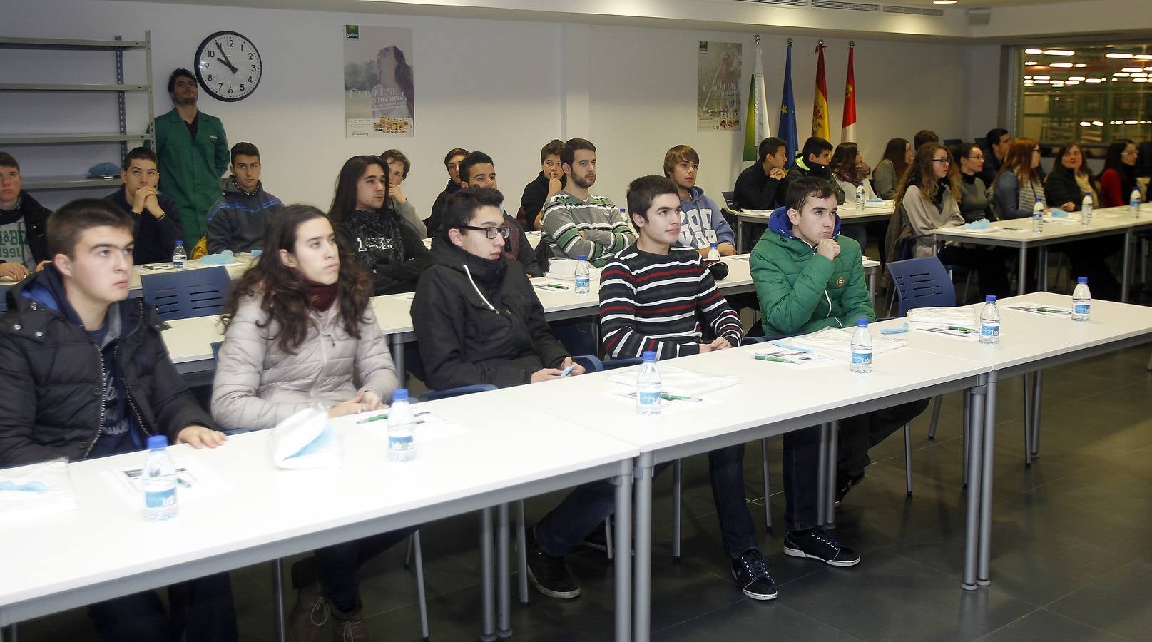 Alumnos del programa STARTinnova visitan Galletas Gullón