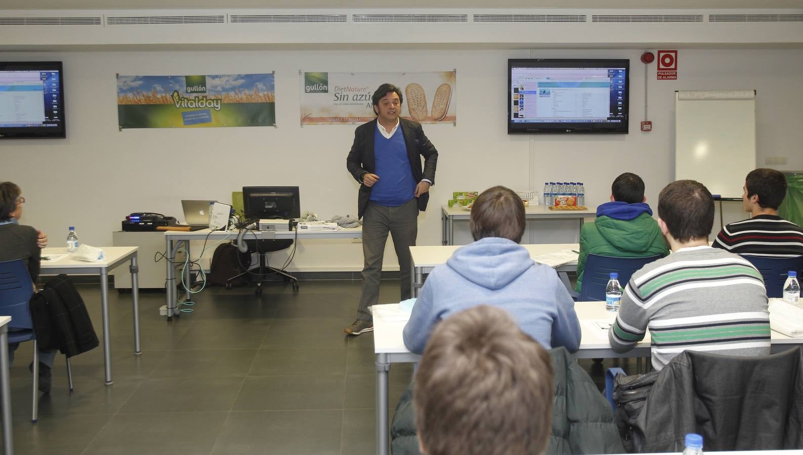 Alumnos del programa STARTinnova visitan Galletas Gullón