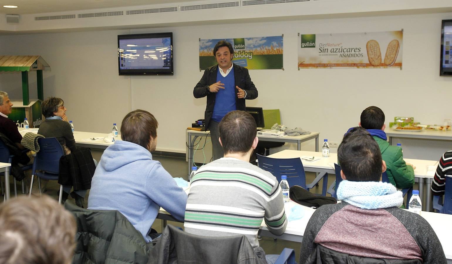 Alumnos del programa STARTinnova visitan Galletas Gullón