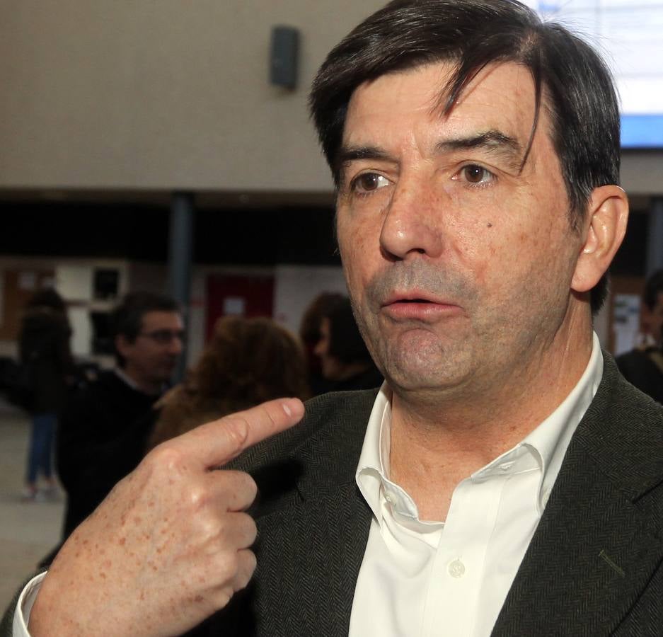 Concentración por la libertad de expresión en el campus María Zambrano de Segovia