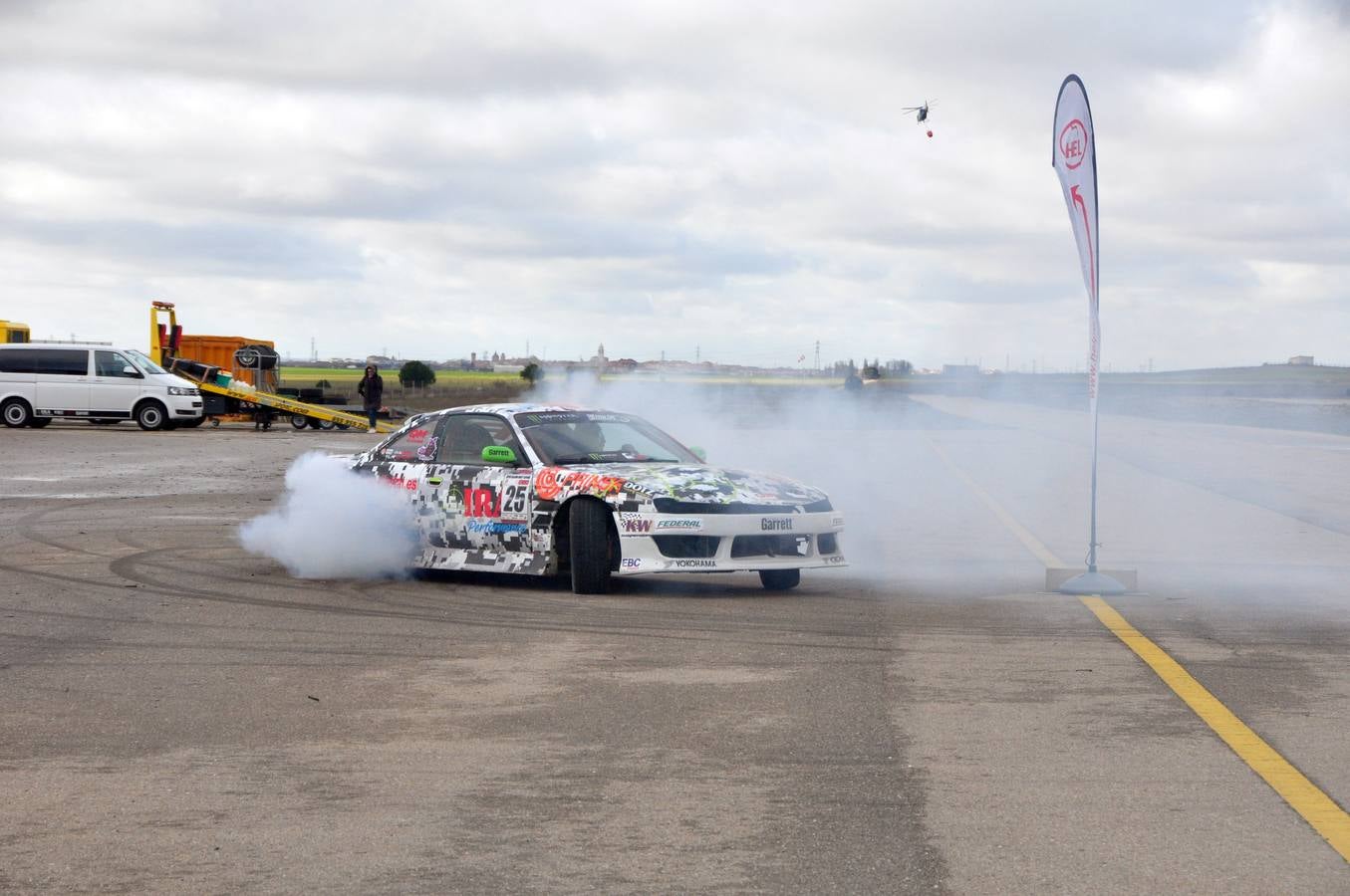 Exhibición de 'drifting' en el aeródromo de Matilla de los Caños.