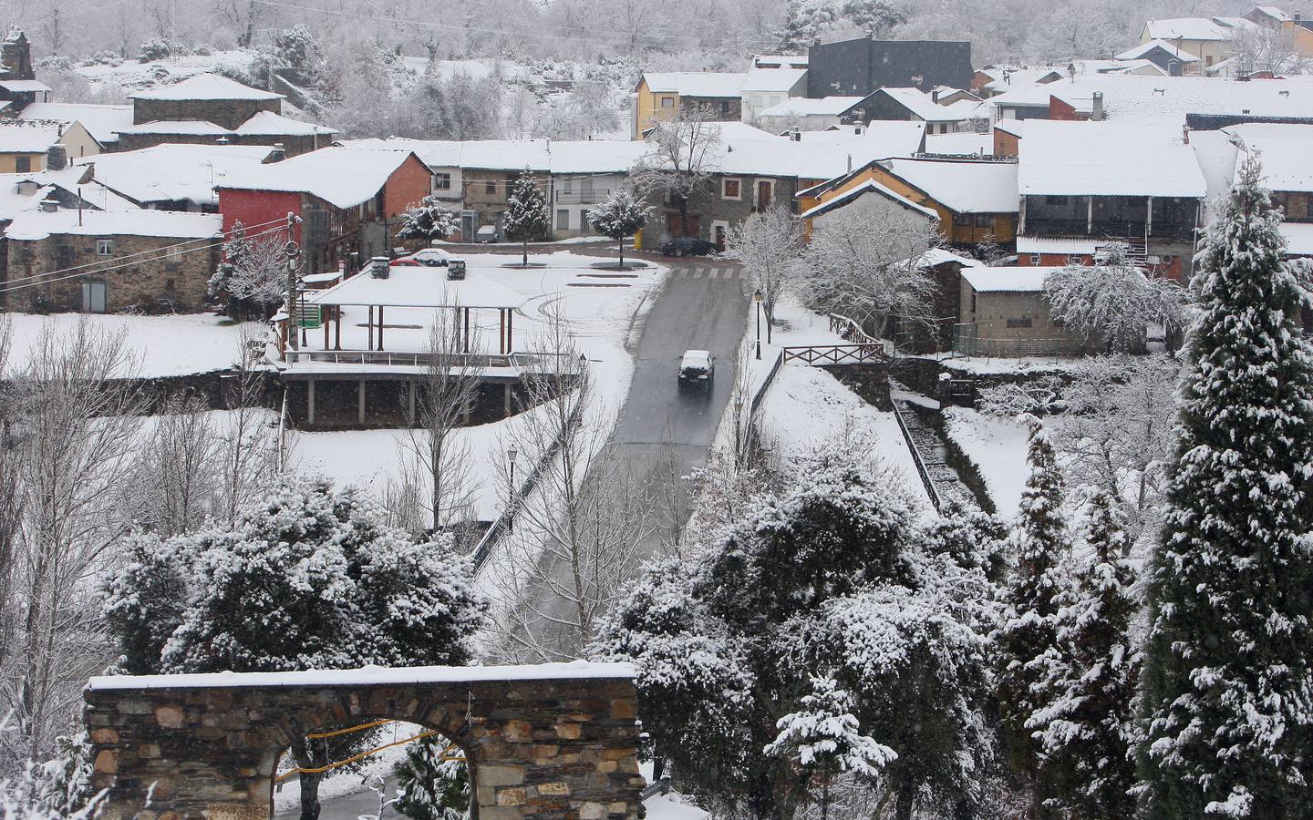 La localidad de Páramo del Sil (León), afectada por la nieve.