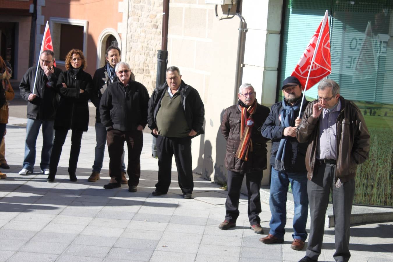 Los vecinos de Baltanás (Palencia) se manifiestan en apoyo a los trabajadores de Elkano y Orio