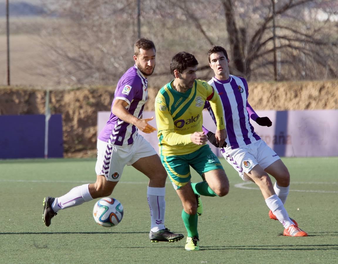 Partido de fútbol entre el Real Valladolid B y el C. D. Tropezón