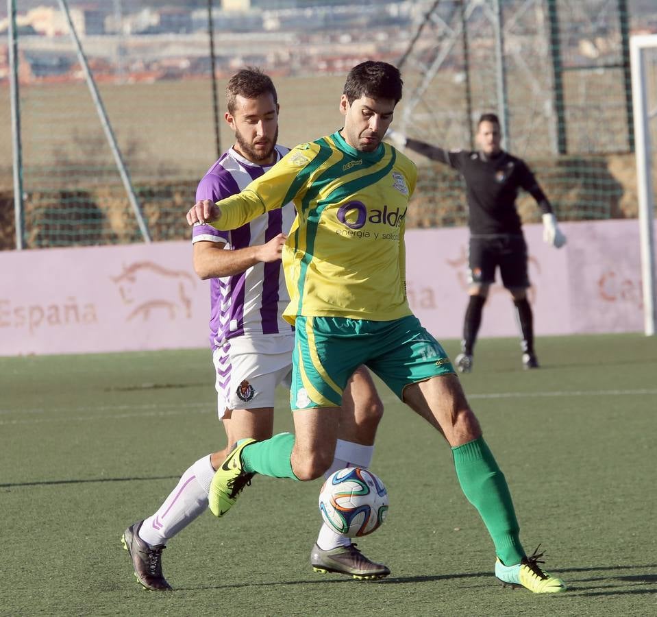 Partido de fútbol entre el Real Valladolid B y el C. D. Tropezón