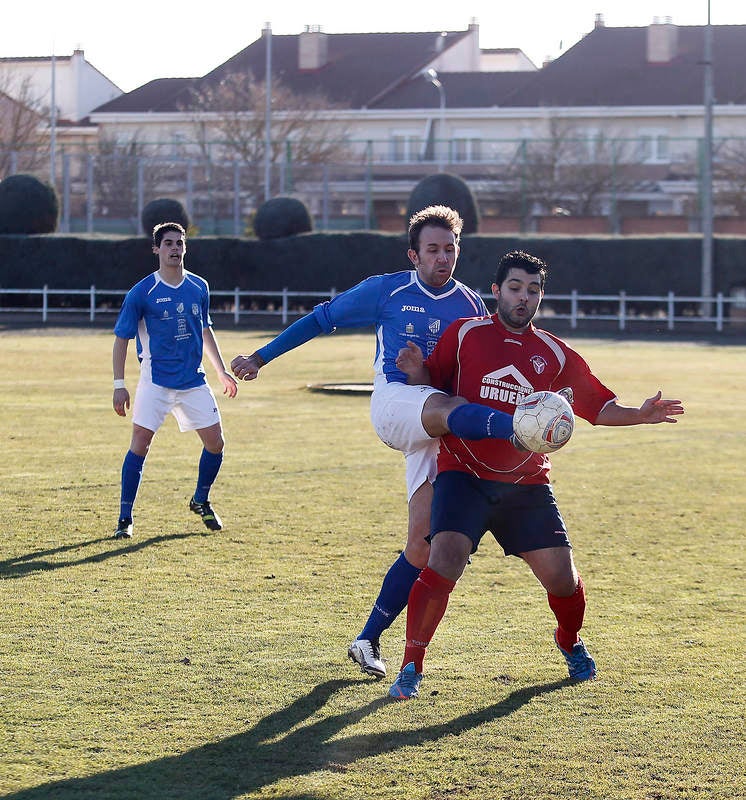 Partido de fútbol entre el Venta de Baños y el Unami Segovia (0-1)