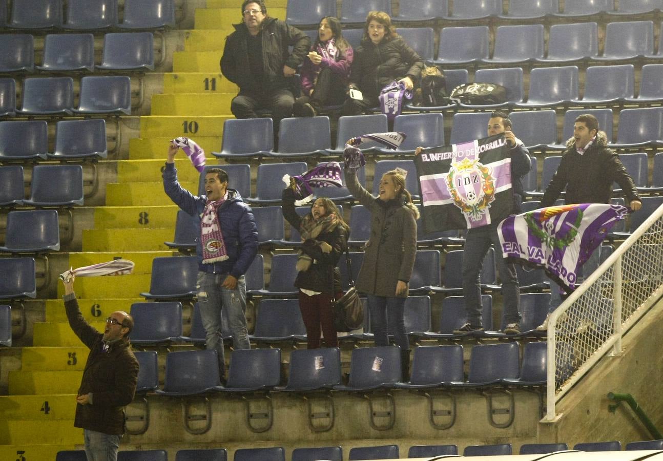 Partido de fútbol entre el Racing de Santander y el Real Valladolid (1-4)