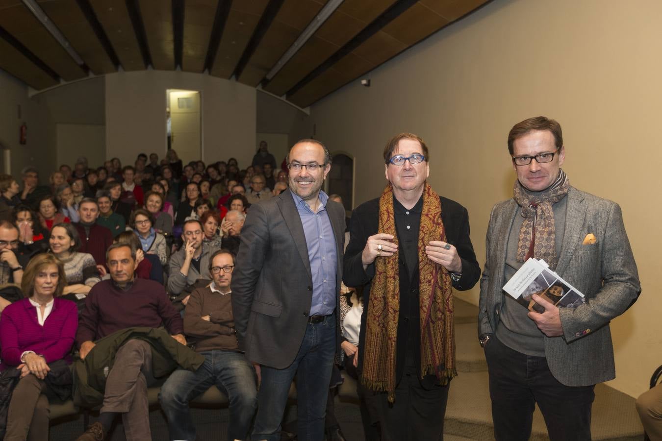 Luis Antonio de Villena en el ciclo de conferencias &#039;Bibliotecas de escritores&#039;